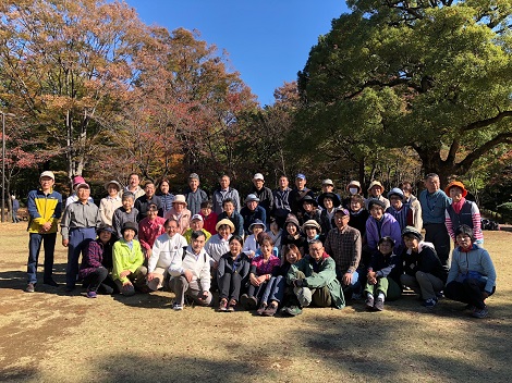 最前列右から４人が日本ウオーキング協会の指導員